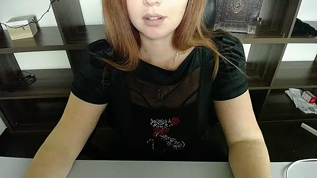 Snapshot of Lizzy_Love chatting on January 2025 01:23:01 AM Lizzy Love online show from January 2025 01:23:01 AM