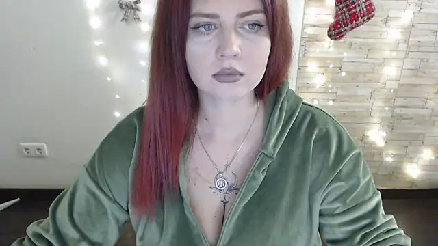 Snapshot of Lizzy_Love chatting on January 2025 07:41:02 PM Lizzy Love online show from January 2025 07:41:02 PM