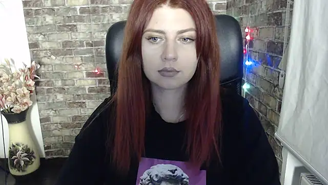 Snapshot of Lizzy_Love chatting on January 2025 07:27:01 PM Lizzy Love online show from January 2025 07:27:01 PM