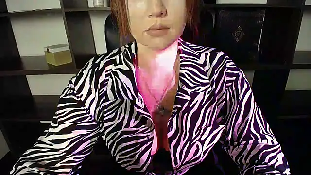 Snapshot of Lizzy_Love chatting on February 2025 07:52:01 PM Lizzy Love online show from February 2025 07:52:01 PM