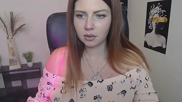 Snapshot of Lizzy_Love chatting on March 2025 11:49:01 PM Lizzy Love online show from March 2025 11:49:01 PM