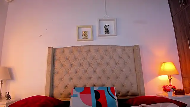 allisson m online show from February 2026 12:06:02 PM