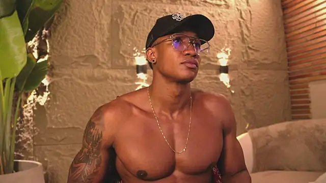 Logan Varela online show from March 2025 01:43:01 AM