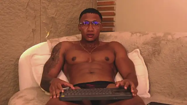 Logan Varela online show from March 2025 04:47:02 AM