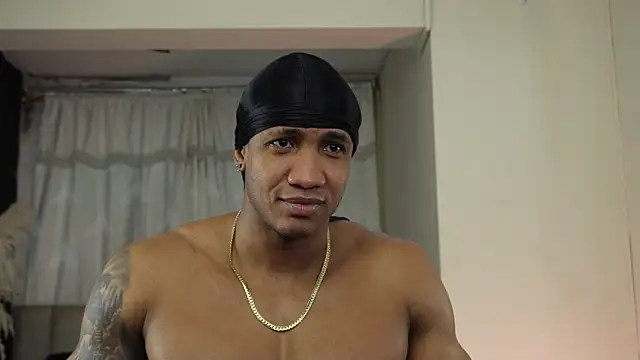 Logan Varela online show from October 2025 11:35:02 PM