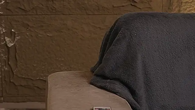 Logan Varela online show from November 2025 02:21:02 PM