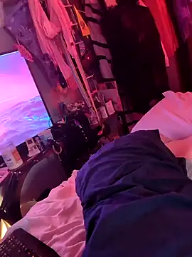 Snapshot of gurlnips chatting on February 2025 09:15:01 PM gurlnips online show from February 2025 09:15:01 PM