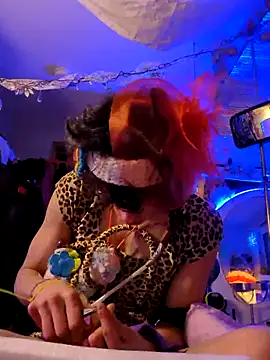 Snapshot of gurlnips chatting on February 2025 03:05:01 PM gurlnips online show from February 2025 03:05:01 PM