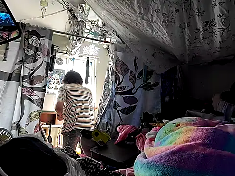 Snapshot of gurlnips chatting on February 2025 08:28:02 PM gurlnips online show from February 2025 08:28:02 PM