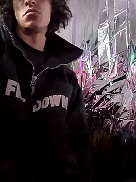 Snapshot of gurlnips chatting on March 2025 01:42:02 AM gurlnips online show from March 2025 01:42:02 AM