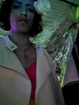 Snapshot of gurlnips chatting on March 2025 08:28:02 AM gurlnips online show from March 2025 08:28:02 AM