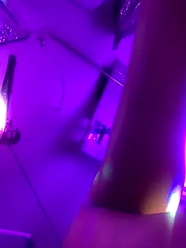 Snapshot of gurlnips chatting on September 2025 07:13:02 AM gurlnips online show from September 2025 07:13:02 AM