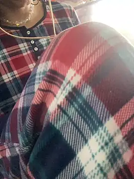 Snapshot of gurlnips chatting on September 2025 10:26:01 PM gurlnips online show from September 2025 10:26:01 PM