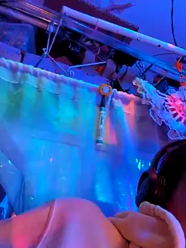 Snapshot of gurlnips chatting on October 2025 03:28:01 AM gurlnips online show from October 2025 03:28:01 AM