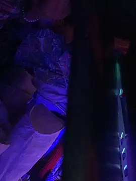 Snapshot of gurlnips chatting on November 2025 05:06:02 AM gurlnips online show from November 2025 05:06:02 AM