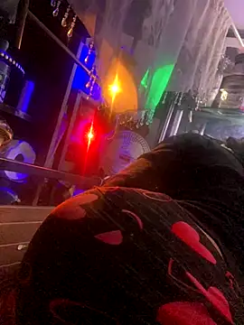 Snapshot of gurlnips chatting on November 2025 08:07:01 AM gurlnips online show from November 2025 08:07:01 AM