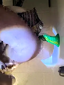 gurlnips online show from February 2026 06:29:02 AM