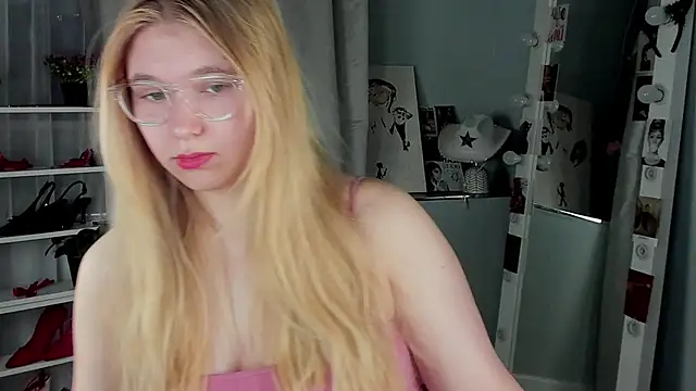 Rebecca Kelly online show from November 2025 02:34:02 AM