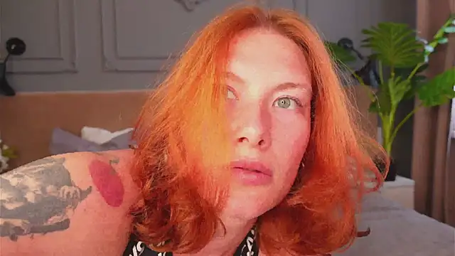 Snapshot of Liv_Fay chatting on June 2026 01:21:02 PM Liv Fay online show from June 2026 01:21:02 PM