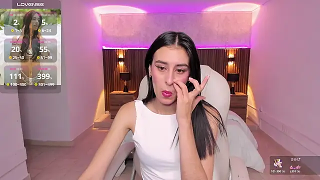 Snapshot of karlaa_james chatting on April 2026 11:02:01 AM karlaa james online show from April 2026 11:02:01 AM