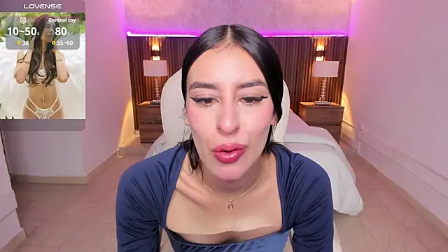 Snapshot of karlaa_james chatting on April 2026 11:09:01 AM karlaa james online show from April 2026 11:09:01 AM