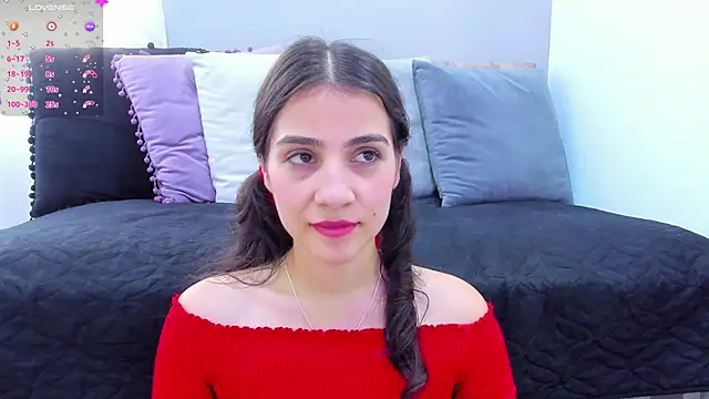 Snapshot of Miranda_doll_ chatting on January 2025 06:24:02 PM Miranda doll online show from January 2025 06:24:02 PM