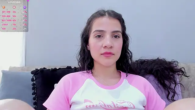 Snapshot of Miranda_doll_ chatting on January 2025 04:17:01 PM Miranda doll online show from January 2025 04:17:01 PM