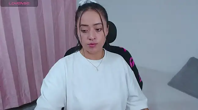 jjulietha95 online show from March 2025 03:52:02 AM