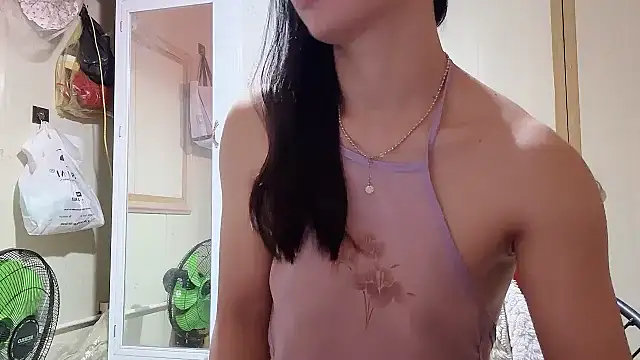 Snapshot of LinhChi_9x chatting on February 2026 01:01:02 AM LinhChi 9x online show from February 2026 01:01:02 AM