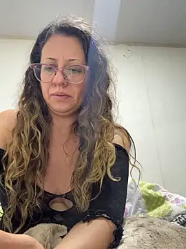 Snapshot of miss_hanna07 chatting on December 2025 10:21:02 AM miss hanna07 online show from December 2025 10:21:02 AM