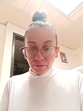 Snapshot of miss_hanna07 chatting on February 2026 05:11:01 PM miss hanna07 online show from February 2026 05:11:01 PM