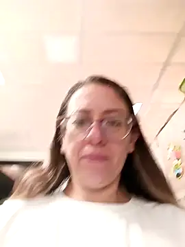 Snapshot of miss_hanna07 chatting on February 2026 02:43:02 PM miss hanna07 online show from February 2026 02:43:02 PM