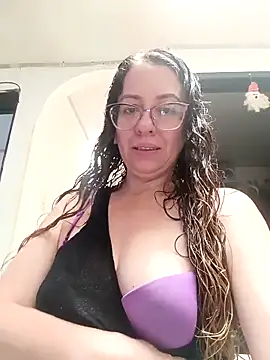 Snapshot of miss_hanna07 chatting on April 2026 04:03:01 PM miss hanna07 online show from April 2026 04:03:01 PM