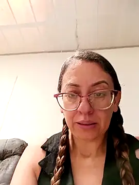 Snapshot of miss_hanna07 chatting on April 2026 04:43:02 PM miss hanna07 online show from April 2026 04:43:02 PM