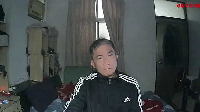 Snapshot of YuHsuant chatting on February 2025 11:20:01 PM YuHsuant online show from February 2025 11:20:01 PM