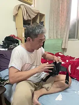 Snapshot of YuHsuant chatting on March 2025 06:51:01 AM YuHsuant online show from March 2025 06:51:01 AM