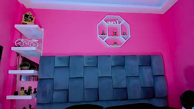 Saamanthaa11 online show from April 2026 05:19:08 AM