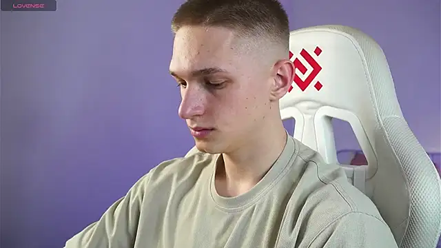 dustyn fox online show from March 2025 06:37:02 PM