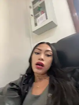 Effy Bonny online show from February 2025 05:50:02 PM