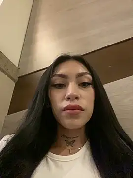 Effy Bonny online show from March 2025 05:27:02 PM