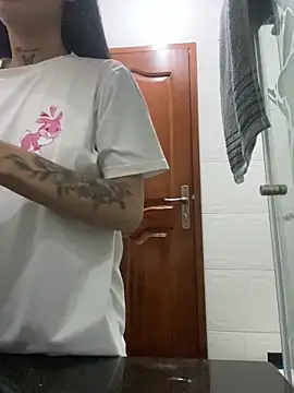 Effy Bonny online show from October 2025 02:48:01 PM