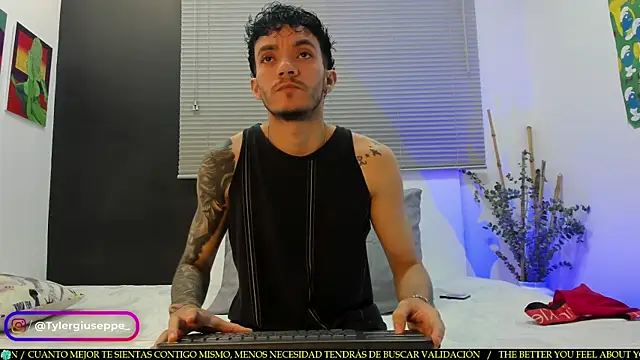 Snapshot of Tylergiuseppe_ chatting on February 2025 10:11:02 PM Tylergiuseppe  online show from February 2025 10:11:02 PM
