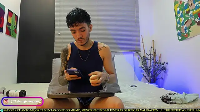 Snapshot of Tylergiuseppe_ chatting on February 2025 10:36:01 PM Tylergiuseppe  online show from February 2025 10:36:01 PM