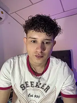 Nathan Bluee online show from November 2025 03:02:01 PM