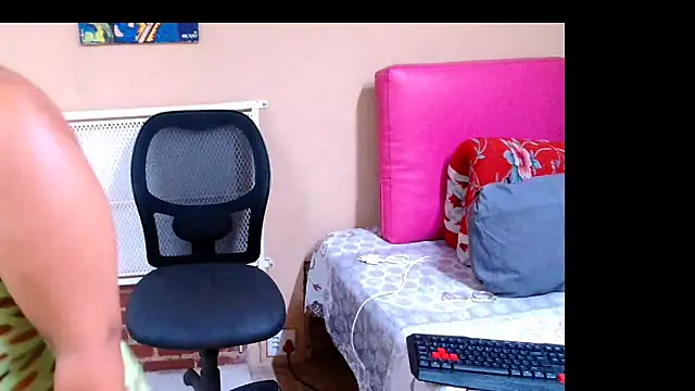 CurvyAfricanGoddess online show from December 2024 07:00:02 PM