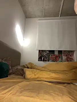 Snapshot of _urbestie_ chatting on February 2025 08:44:02 PM  urbestie  online show from February 2025 08:44:02 PM