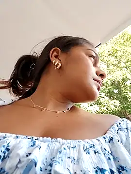 anaesca online show from February 2025 12:11:01 PM