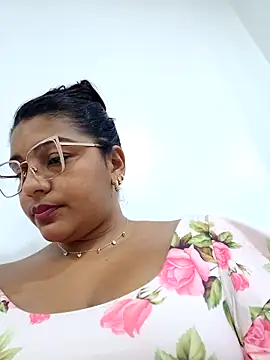 anaesca online show from February 2025 02:33:01 PM