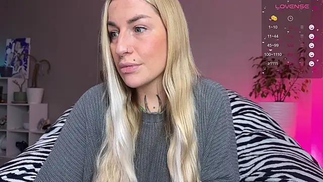 Tanya Acid online show from December 2025 03:21:01 PM