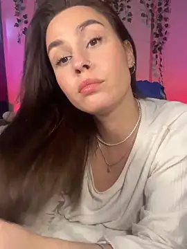 Snapshot of MiaNell chatting on December 2024 03:39:01 AM MiaNell online show from December 2024 03:39:01 AM